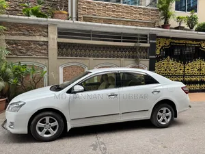 টয়োটা প্রিমিও ২০১৩ পার্ল