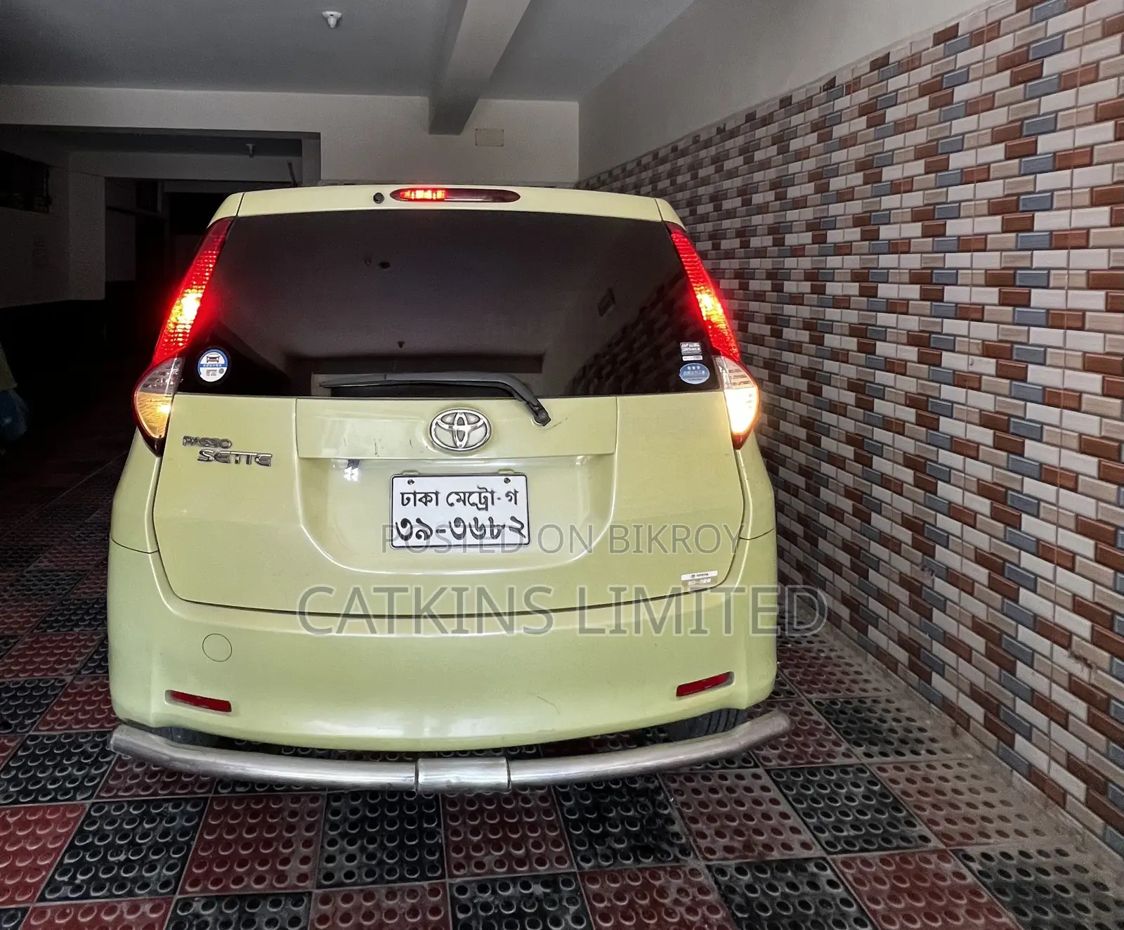 Toyota Passo Sette 1.5 Four Wheel Drive 2009 Yellow