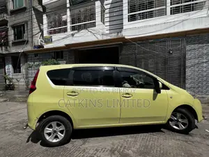 Toyota Passo Sette 1.5 Four Wheel Drive 2009 Yellow