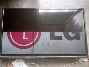 ডিসপ্লে অর্ধেক আসে আর অর্ধেক আসে না