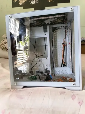 CyberpowerPC Creator PC Ultimate 18GB Intel Core I7 SSD 1T