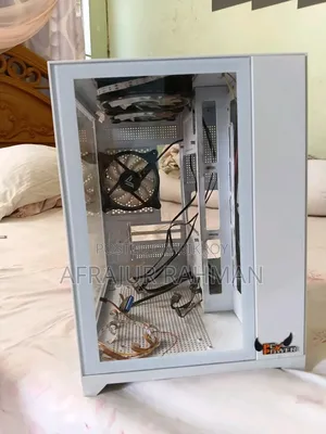 CyberpowerPC Creator PC Ultimate 18GB Intel Core I7 SSD 1T
