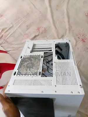 CyberpowerPC Creator PC Ultimate 18GB Intel Core I7 SSD 1T