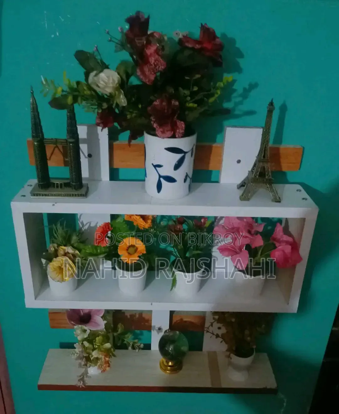 শো পিস কেবিনেট