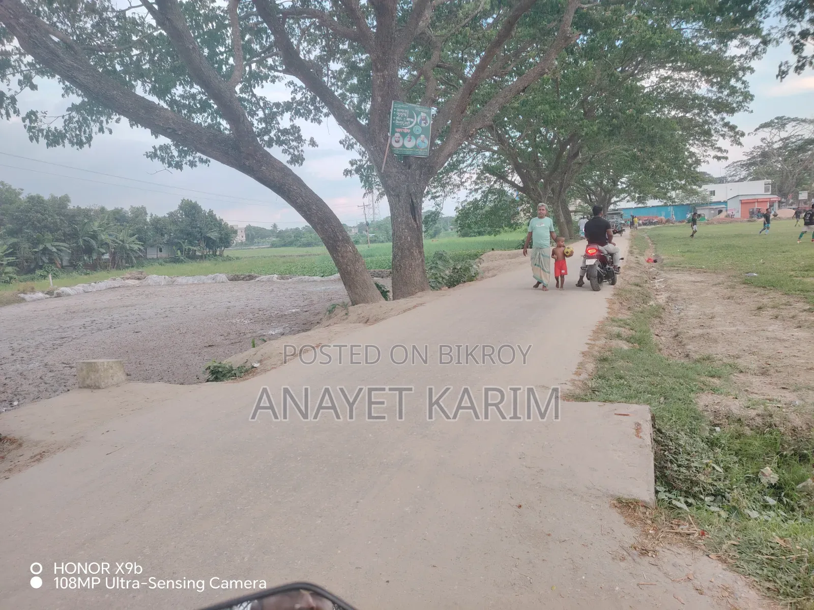 Six decimals of land for sale