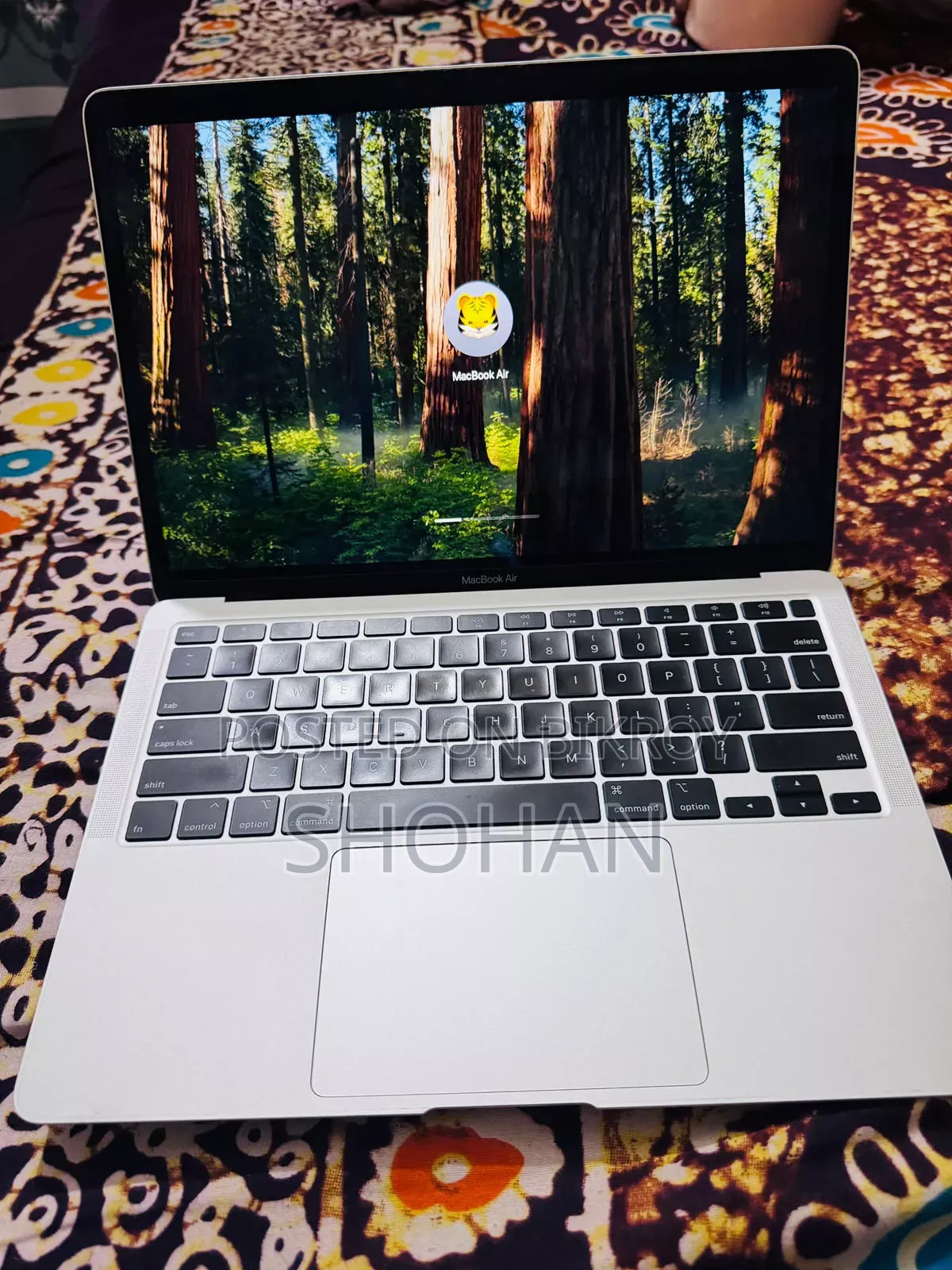 New Laptop Apple MacBook 2020 8GB Intel Core I5 SSD 512GB