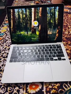 New Laptop Apple MacBook 2020 8GB Intel Core I5 SSD 512GB