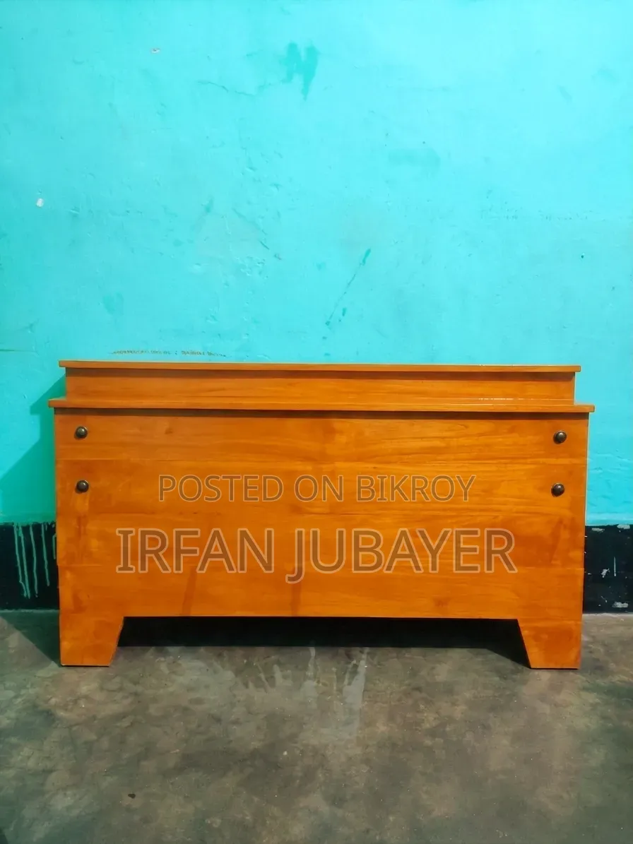 ক্যারাসিন কাঠের খাট