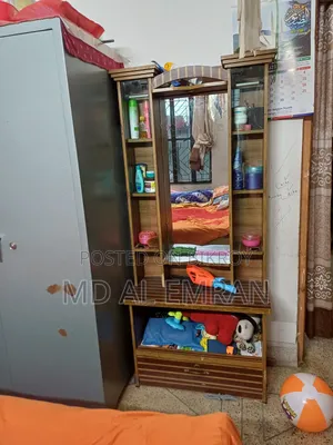 ড্রেসিং টেবিল