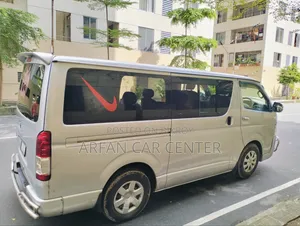 Toyota Grand HiAce 2000 Silver