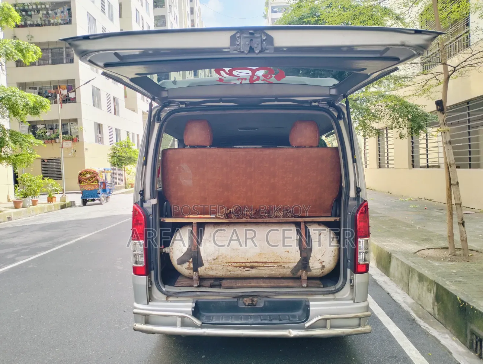 Toyota Grand HiAce 2000 Silver