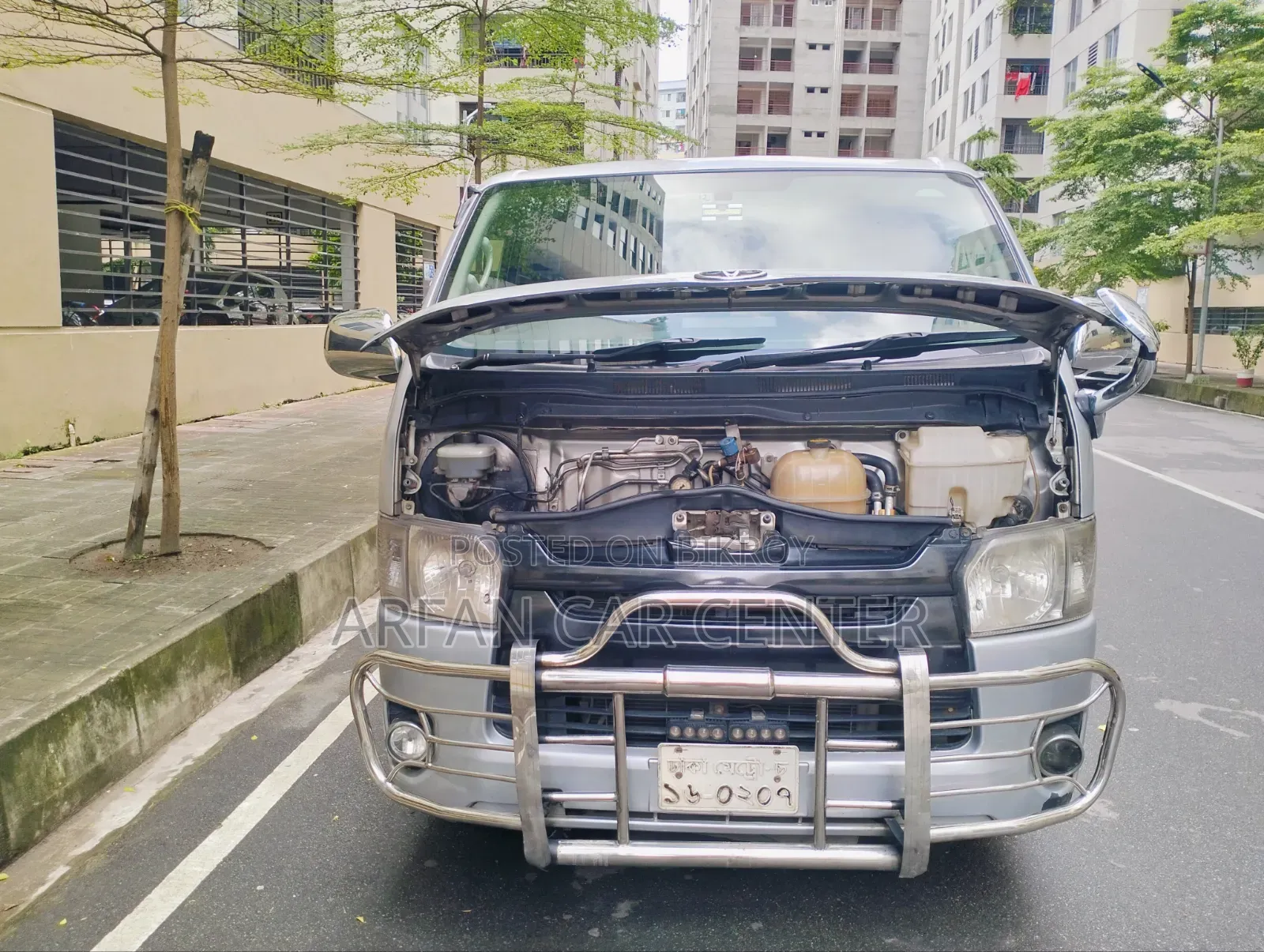 Toyota Grand HiAce 2000 Silver