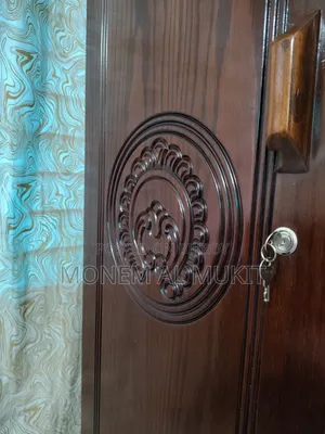 ডিজাইনার কাঠের আলমারি – জুলাই ২০২৬-এ কেনা, আয়না ও পর্যাপ্ত স্টোরেজ.