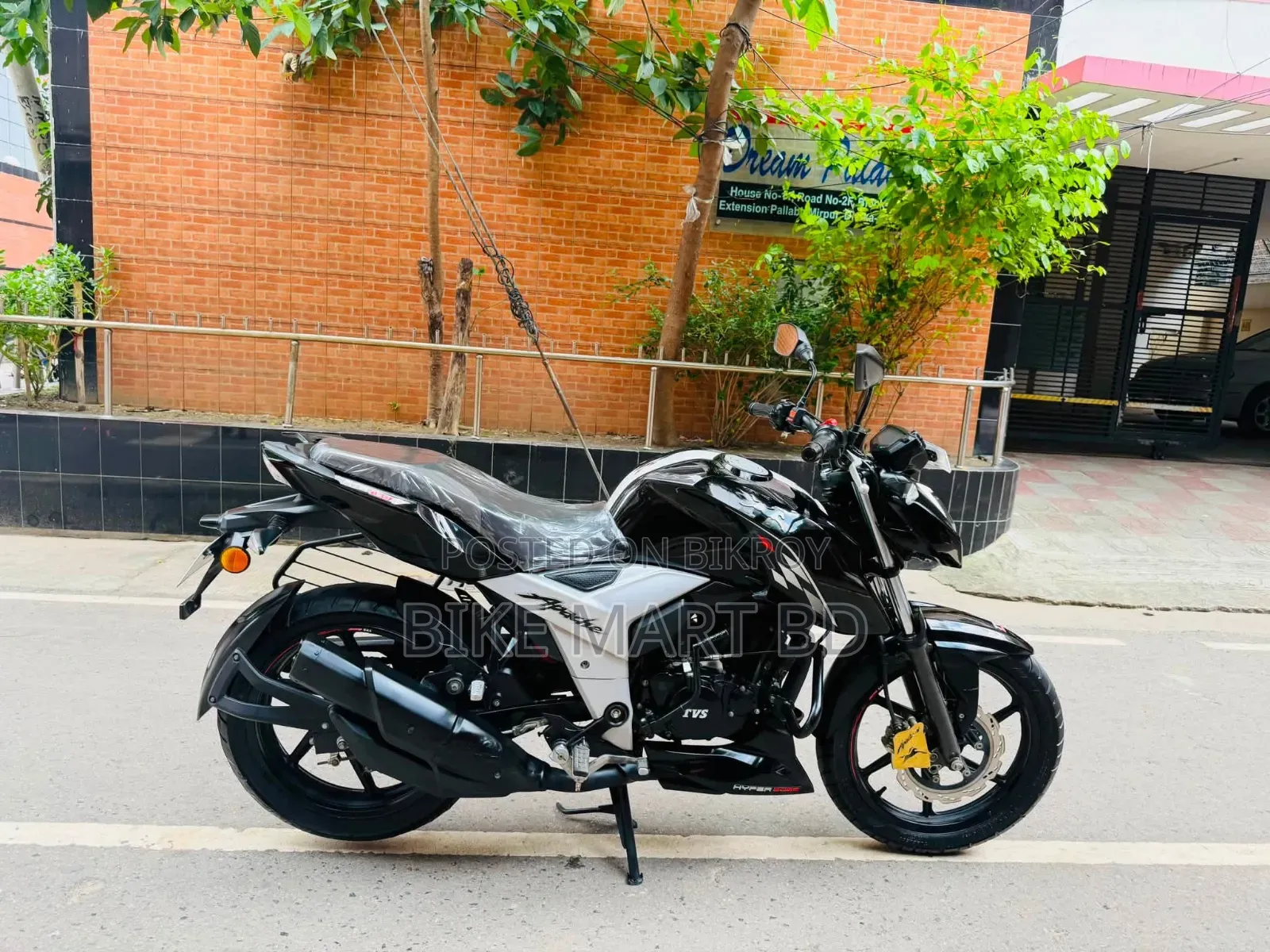 TVS Apache RTR 160 4V 2023 Black