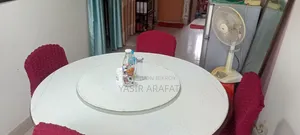 গোল ডাইনিং টেবিল বিক্রির জন্য
