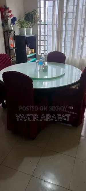 গোল ডাইনিং টেবিল বিক্রির জন্য