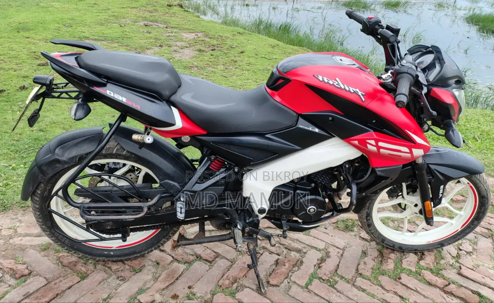 বাজাজ পালসার এনএস ১৬০ ২০২১ লাল