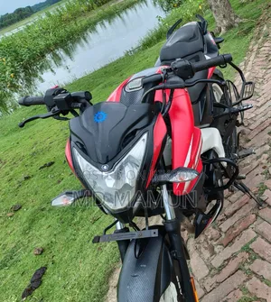 বাজাজ পালসার এনএস ১৬০ ২০২১ লাল