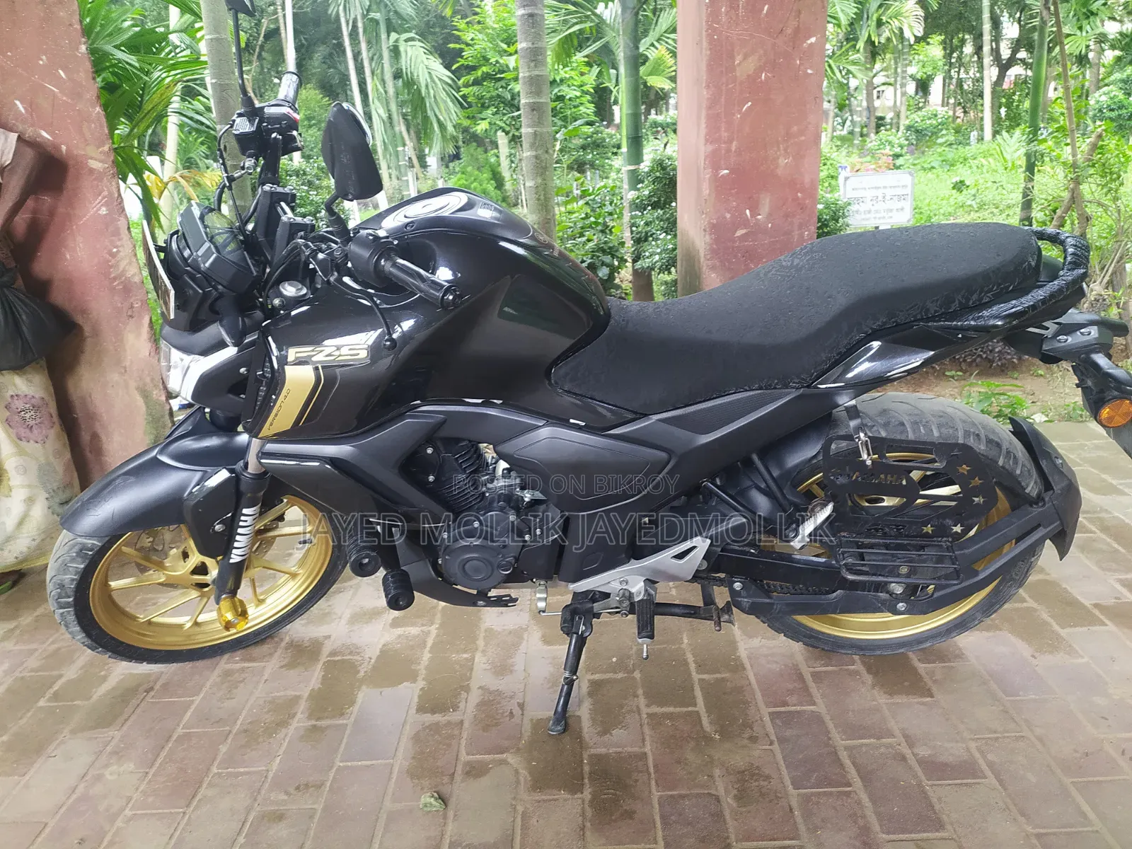 ইয়ামাহা এফজেডএস ভি৪ ২০২৩ ব্ল্যাক