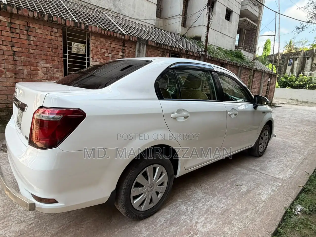 টয়োটা এক্সিও ১.৫ হাইব্রিড টুডব্লিউডি ২০১৬ হোয়াইট