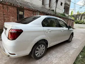 টয়োটা এক্সিও ১.৫ হাইব্রিড টুডব্লিউডি ২০১৬ হোয়াইট