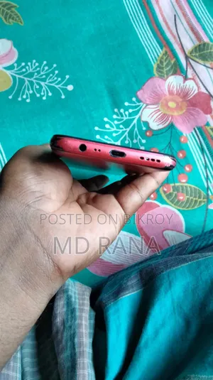 রিয়েলমি সি১২ ৩২ জিবি লাল