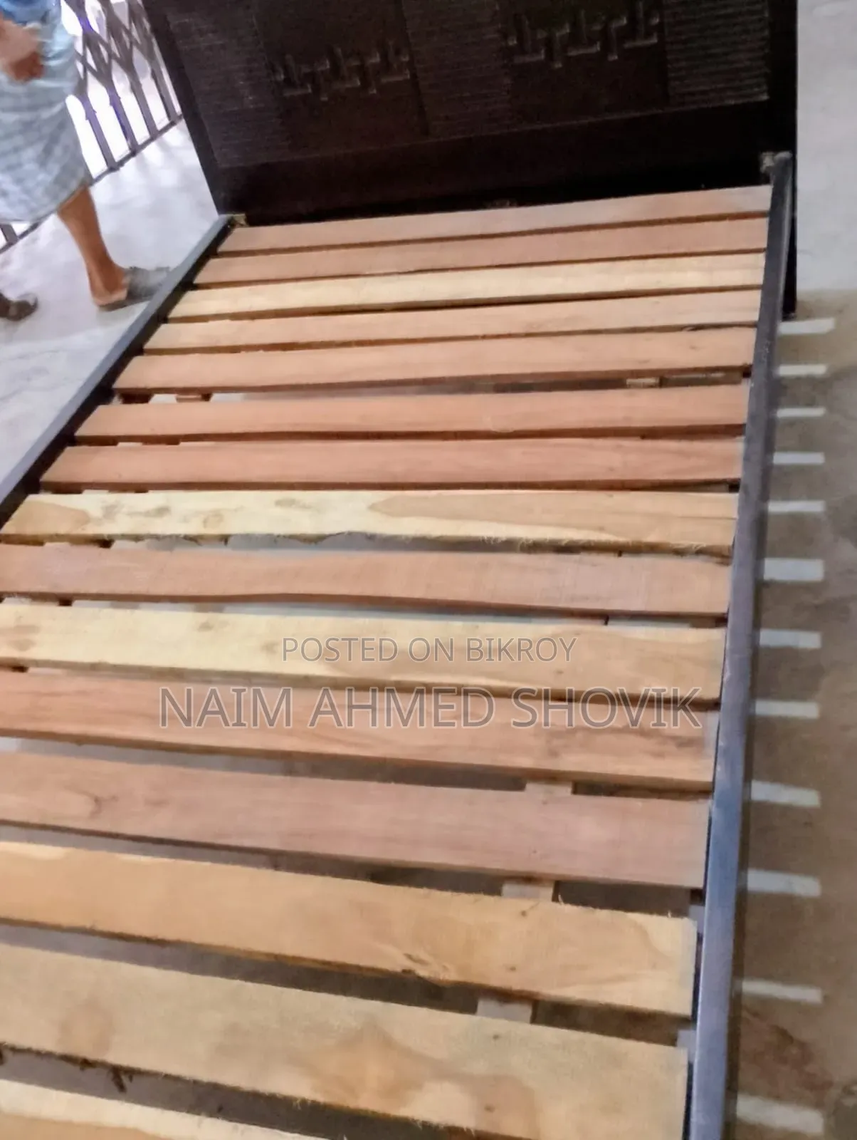Single Bed (Mehegoni Katt)
