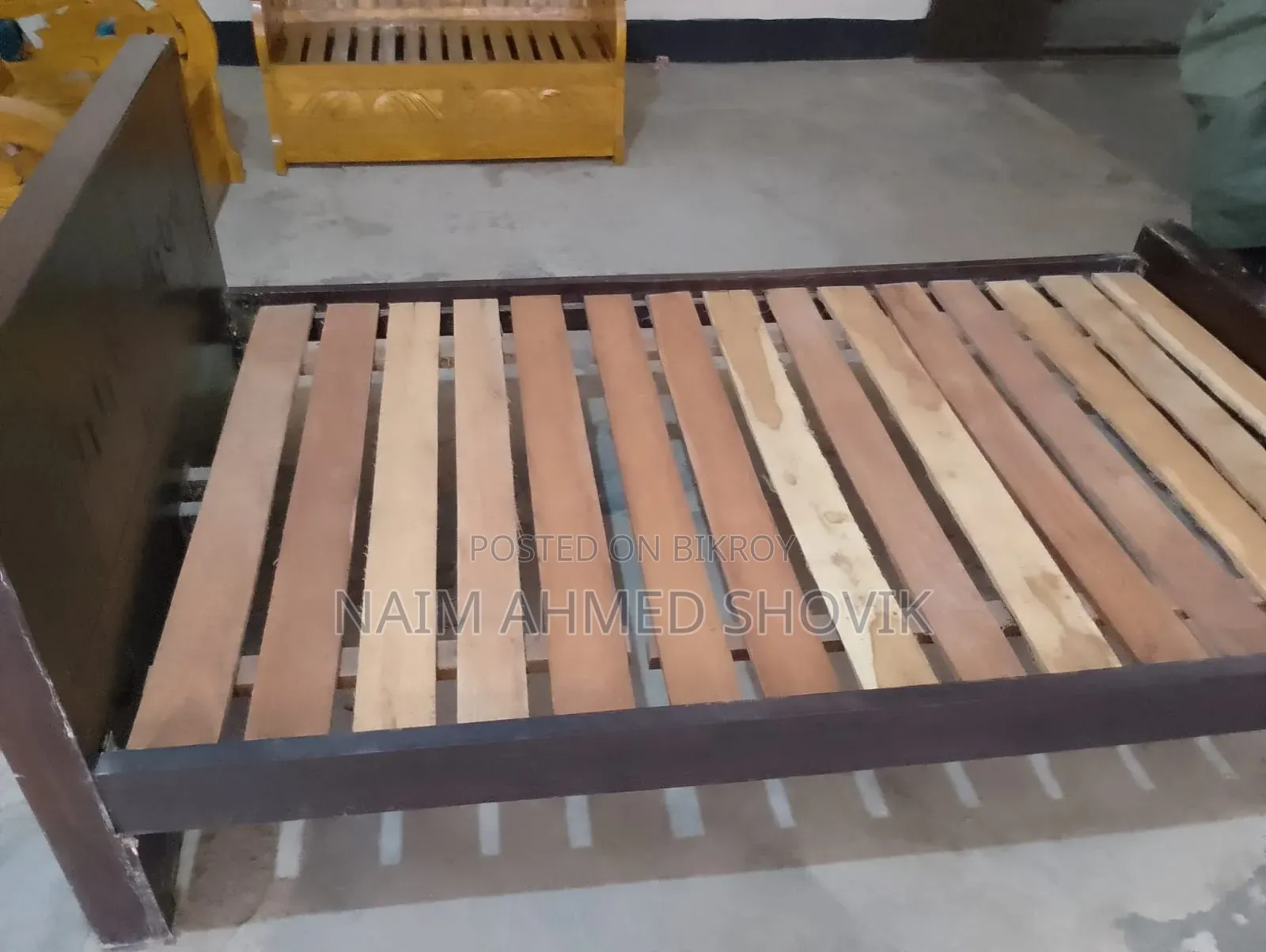 Single Bed (Mehegoni Katt)
