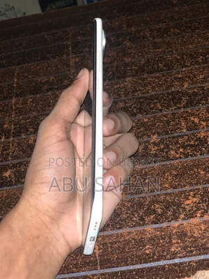 টেকনো পোভা স্লিম ৫জি ২৫৬ জিবি হোয়াইট