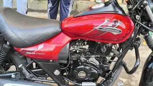 বাজাজ এভেঞ্জার ১৬০ স্ট্রিট ২০২১ লাল