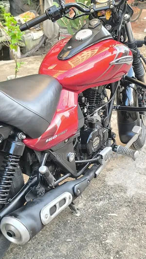 Bajaj Avenger 160 Street 2021 Red