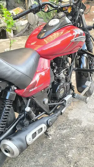 বাজাজ এভেঞ্জার ১৬০ স্ট্রিট ২০২১ লাল