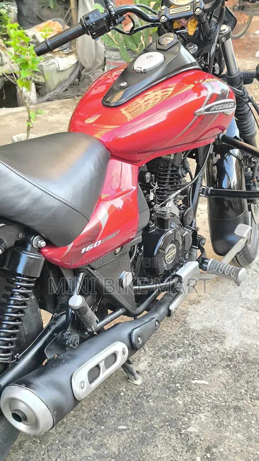 বাজাজ এভেঞ্জার ১৬০ স্ট্রিট ২০২১ লাল
