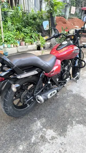 বাজাজ এভেঞ্জার ১৬০ স্ট্রিট ২০২১ লাল