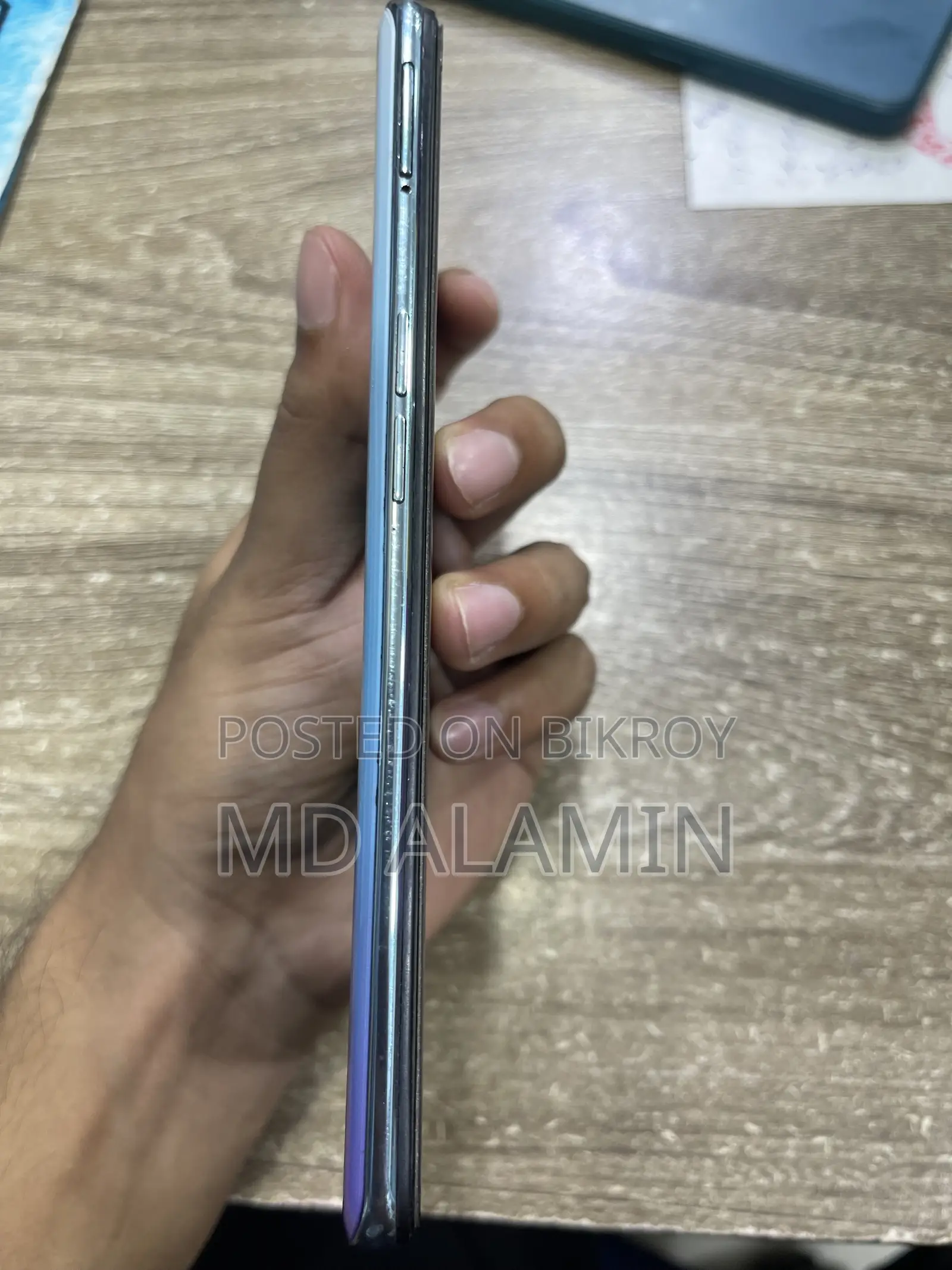 অপো এফ১৫ ২৫৬ জিবি নীল