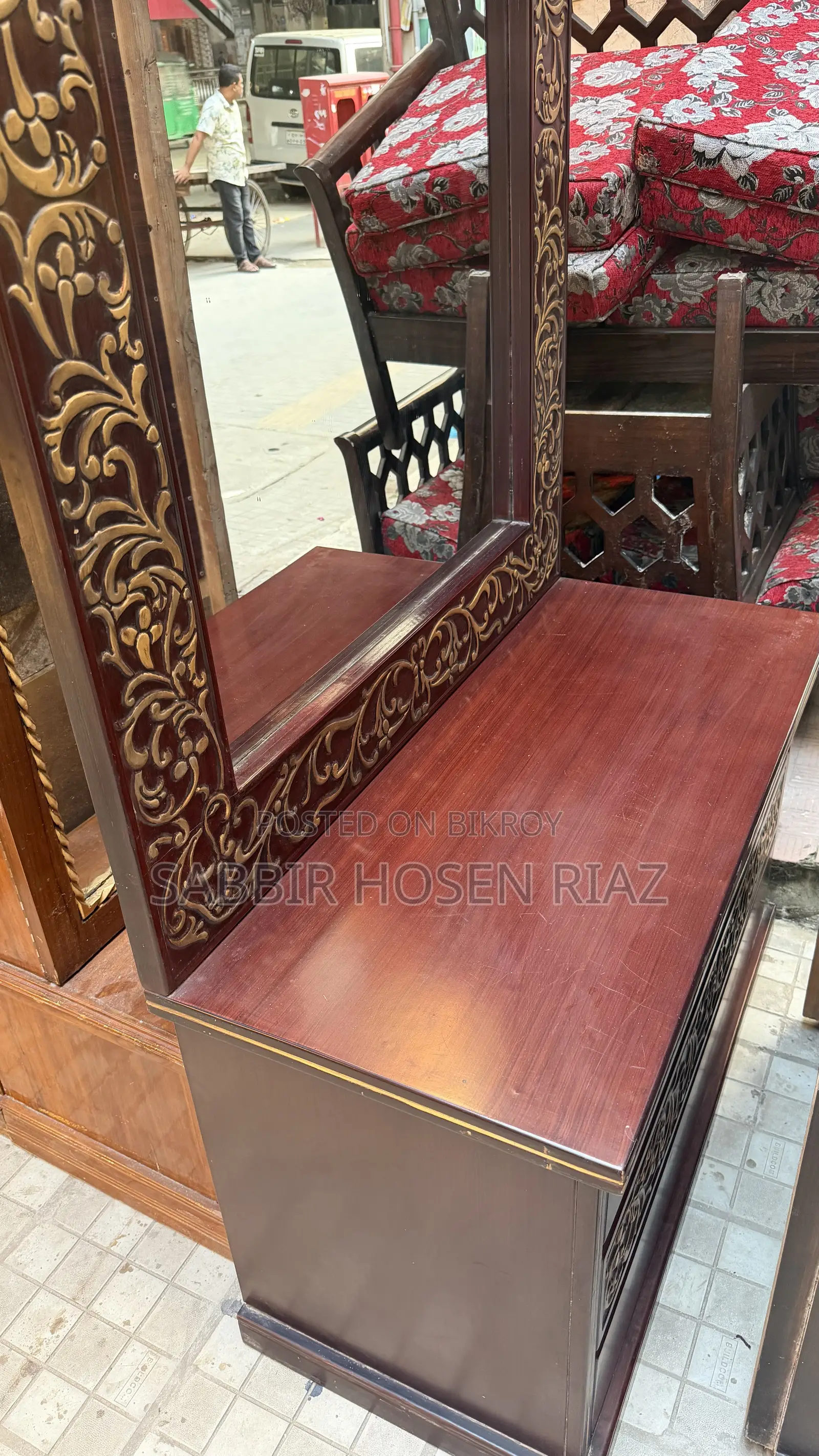 Oak Processed Board Dressing Table 3 Feet x 6 Feet