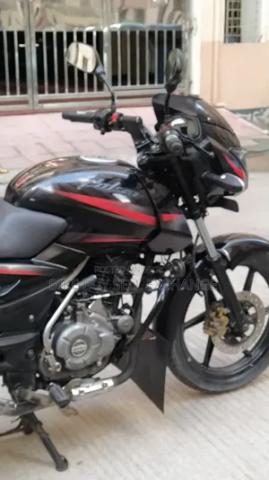 বাজাজ পালসার ১৫০ ২০১৯ ব্ল্যাক
