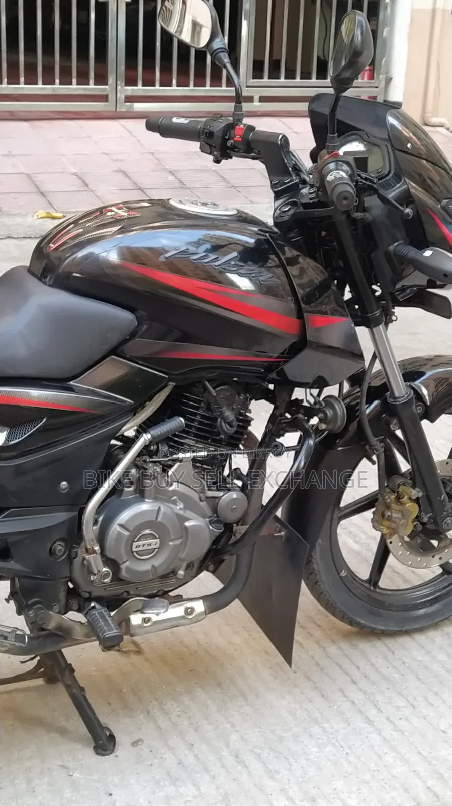 বাজাজ পালসার ১৫০ ২০১৯ ব্ল্যাক