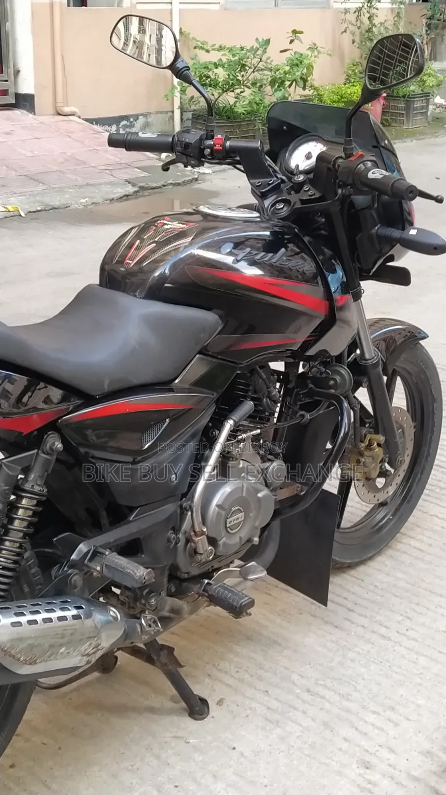বাজাজ পালসার ১৫০ ২০১৯ ব্ল্যাক
