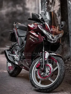 Honda CBR 2015 Red