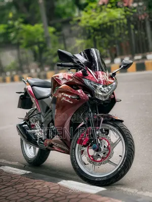 হোন্ডা সিবিআর ২০১৫ লাল