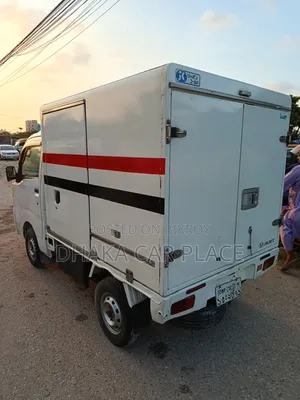 হাইজেট ফ্রিজার ভ্যান
