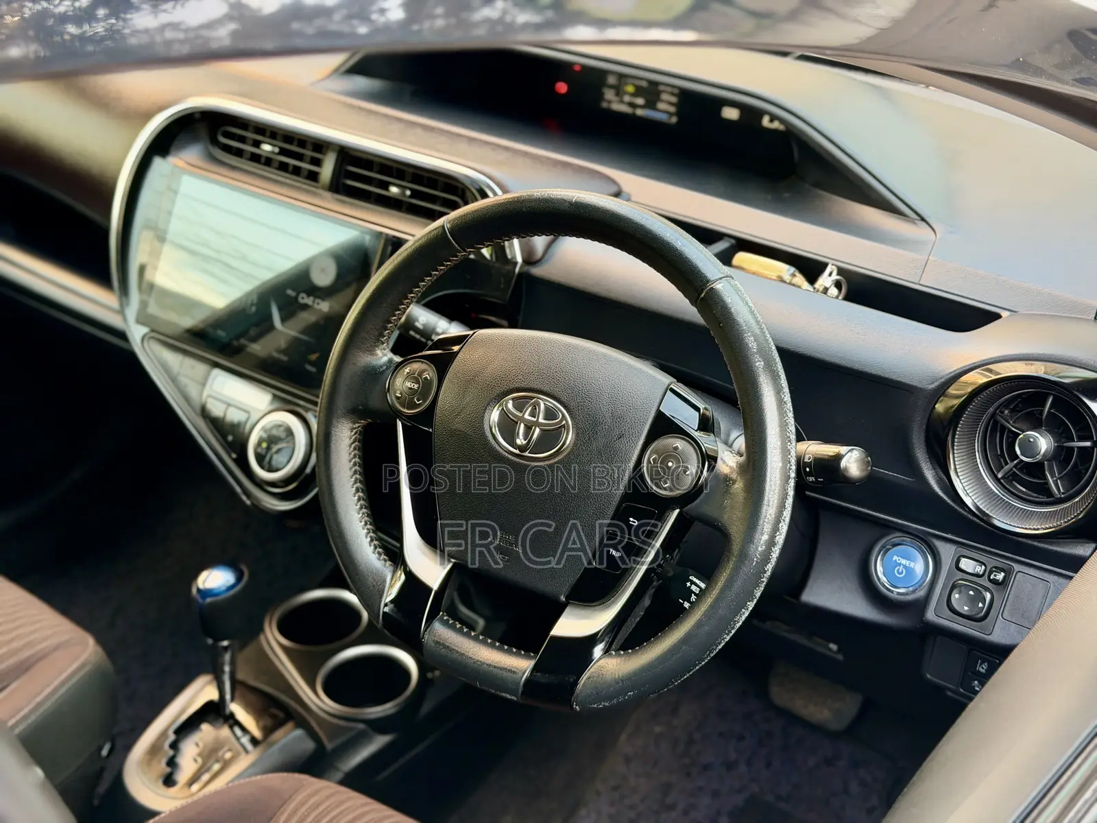 Toyota Aqua 2017 Blue