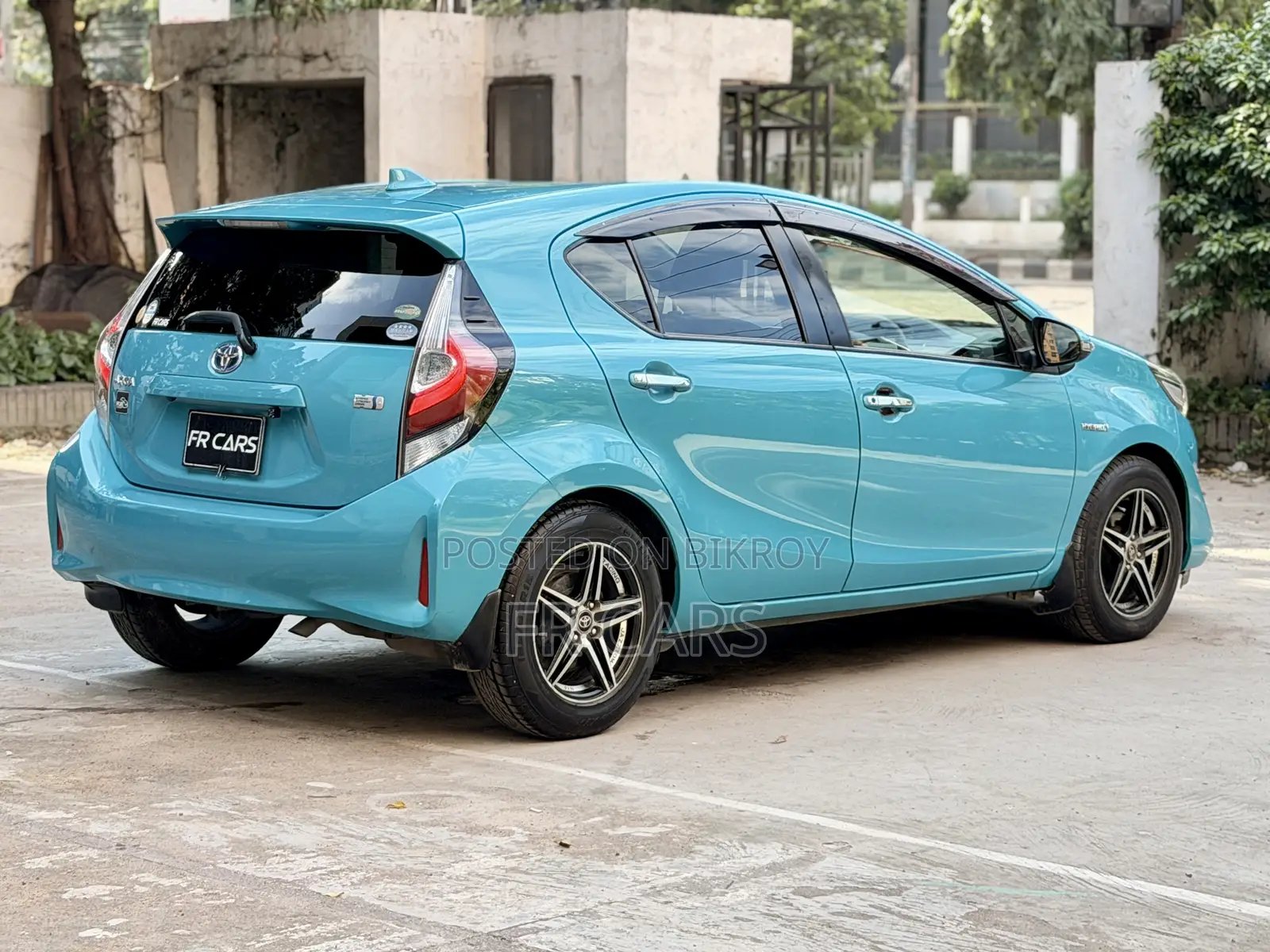 Toyota Aqua 2017 Blue
