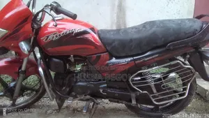 মোটরসাইকেল ২০১২ লাল
