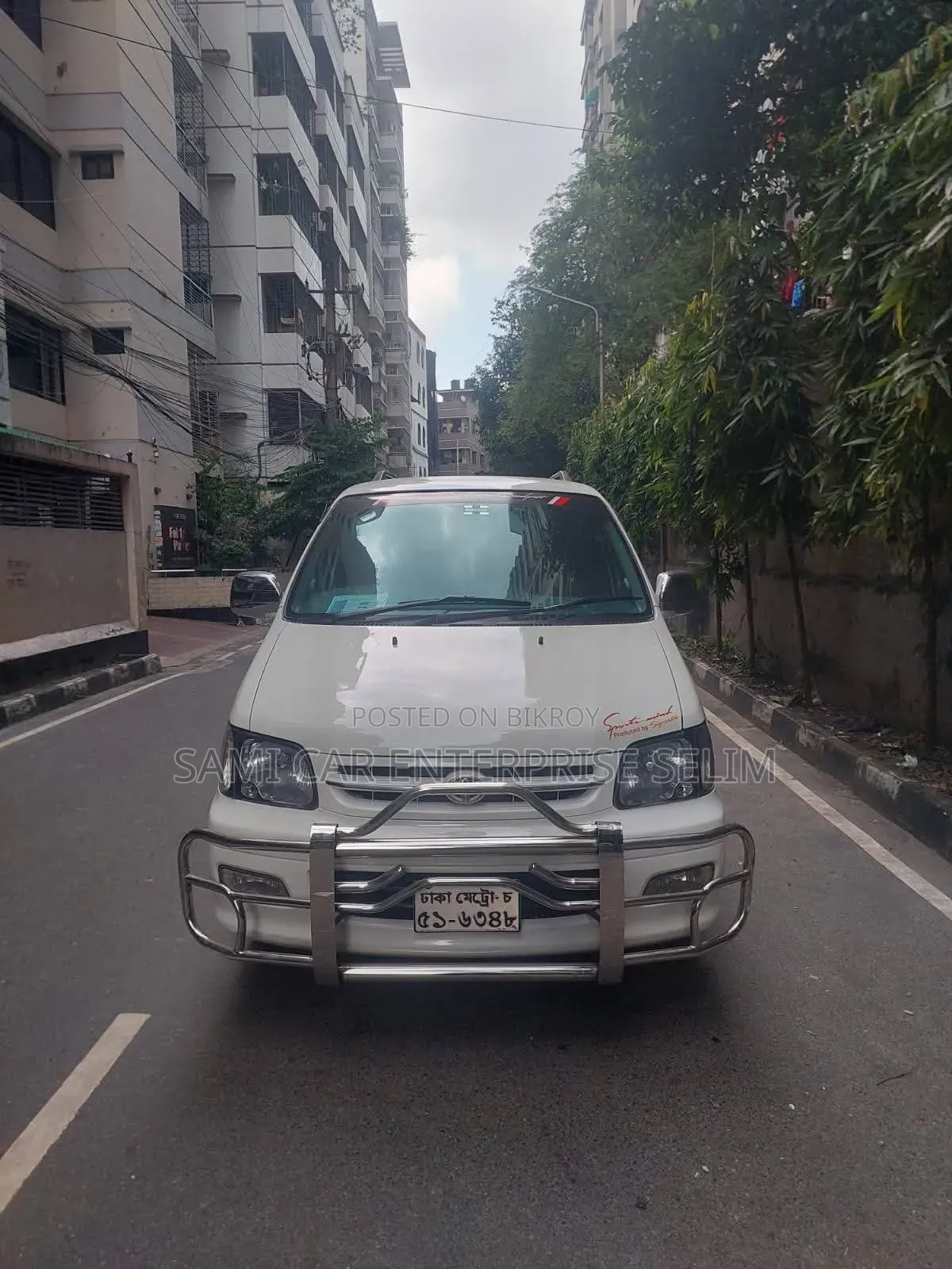 টয়োটা টাউনএস ২০০১ সাদা