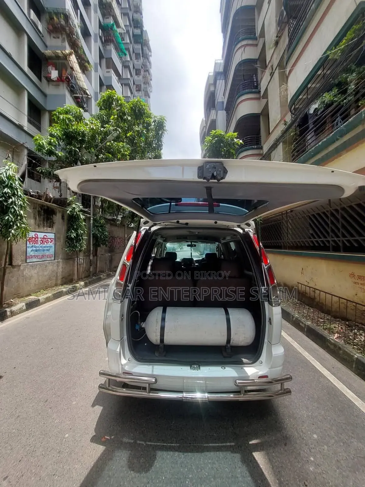 টয়োটা টাউনএস ২০০১ সাদা