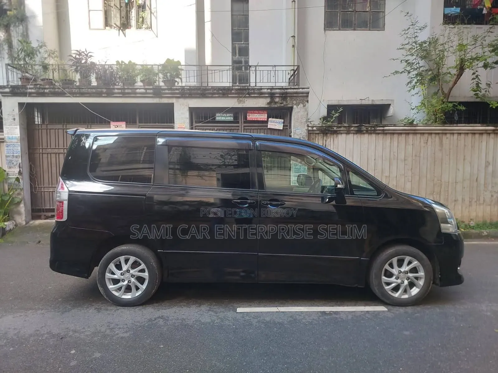 Toyota Noah 2009 Black
