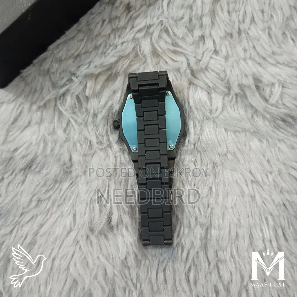 Arabic Aura Luxe Dual-Tone Dial Black Quartz Watch | 5 Colours