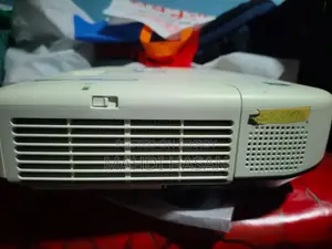 Epson EB-1965 5000 Lumen XGA USB 3LCD Video Projector+free TV Card